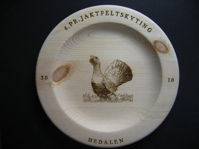 Hovedbilde 1415. Fat med lasergravert motiv