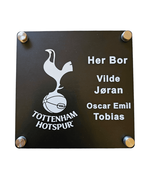 Hovedbilde 10042. Dørskilt. Aluminium, Tottenham 150 x 150 mm.